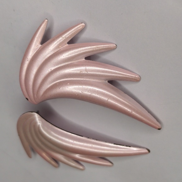 Vintage 80s Pink Angel Wing Earrings Pierced Light Pink Shiny Irradescent - Picture 3 of 6